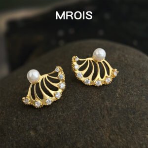 Silver Needle Hollow Swing Pearl Earrings