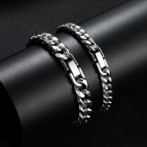 Thick Type Simplicity Stainless Steel Polished Buckle Bracelet