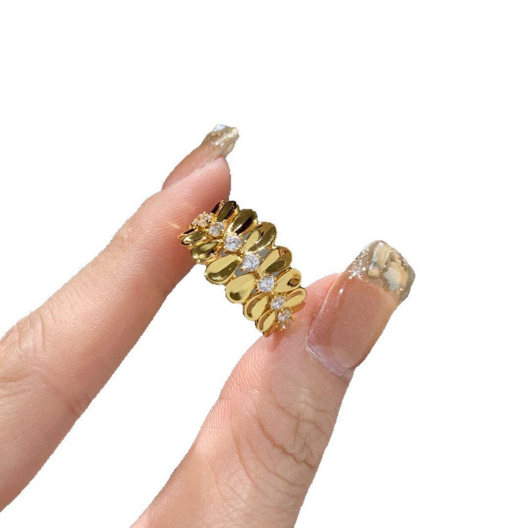 Women's Fashion French Diamond Irregular Ring - Image 5