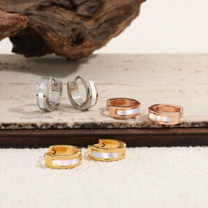 Ins Simple Niche White Mother Shell Ear Clip