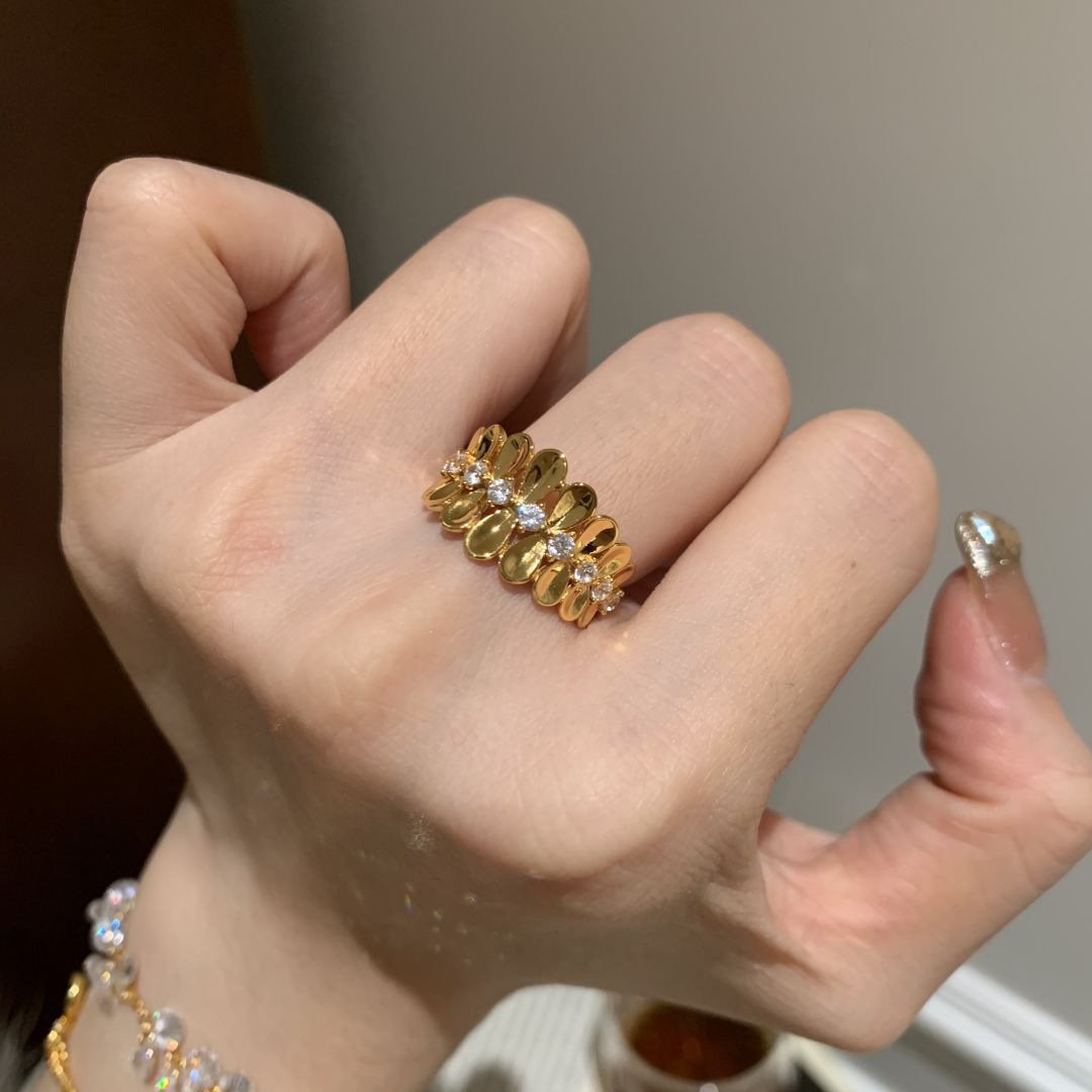 Women's Fashion French Diamond Irregular Ring - Image 4