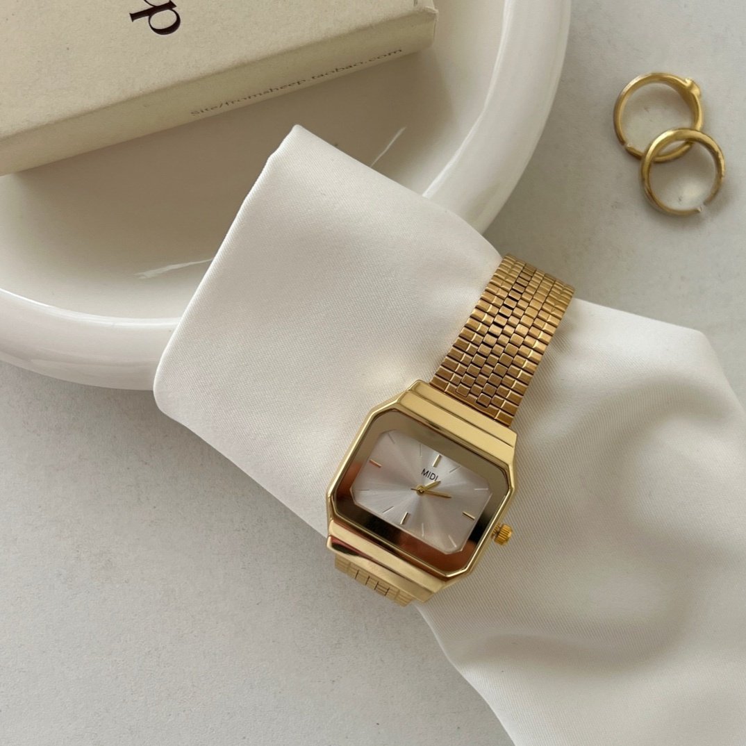 Light Luxury Cold Style High-grade Square Large Dial Watch For Women - Image 4