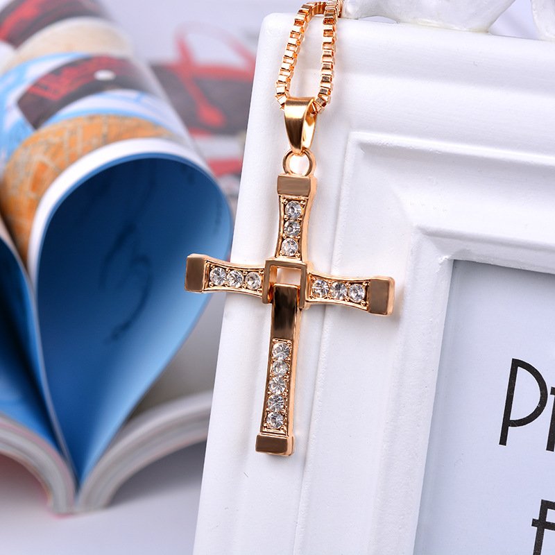 Men's Cross Pendant Diamond-studded Necklace