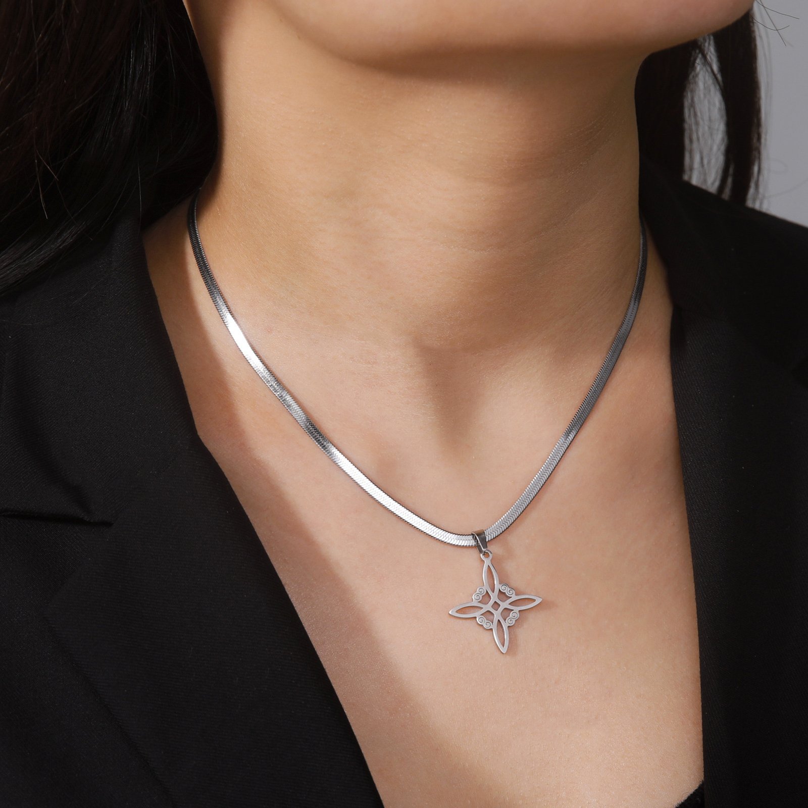 Cut Hollow Witch Knot S-shaped Pendant Snake Bones Chain - Image 2