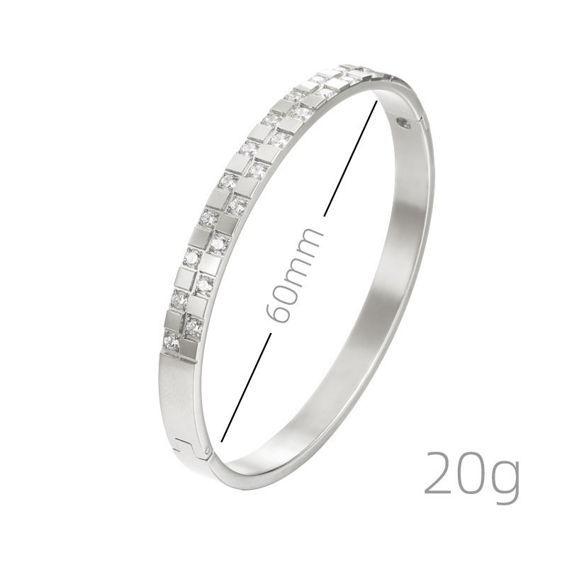 Non-fading Ornament Women's Electroplated Gold Titanium Steel Bracelet - Image 4