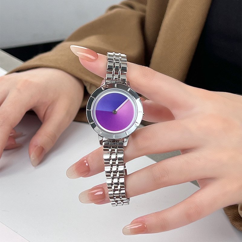 Women's Quartz Watch With Advanced Gradient Dial Fashion Design - Image 2