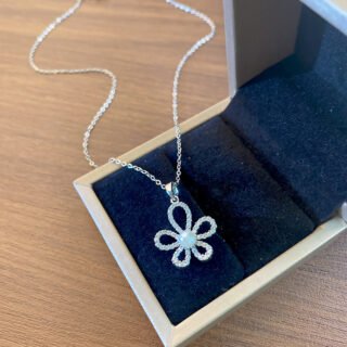Women's High-grade Silver Pearl SUNFLOWER Necklace