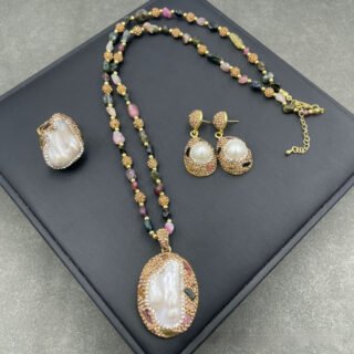Natural Freshwater Shaped Pearl Hand-inlaid Three-piece Set