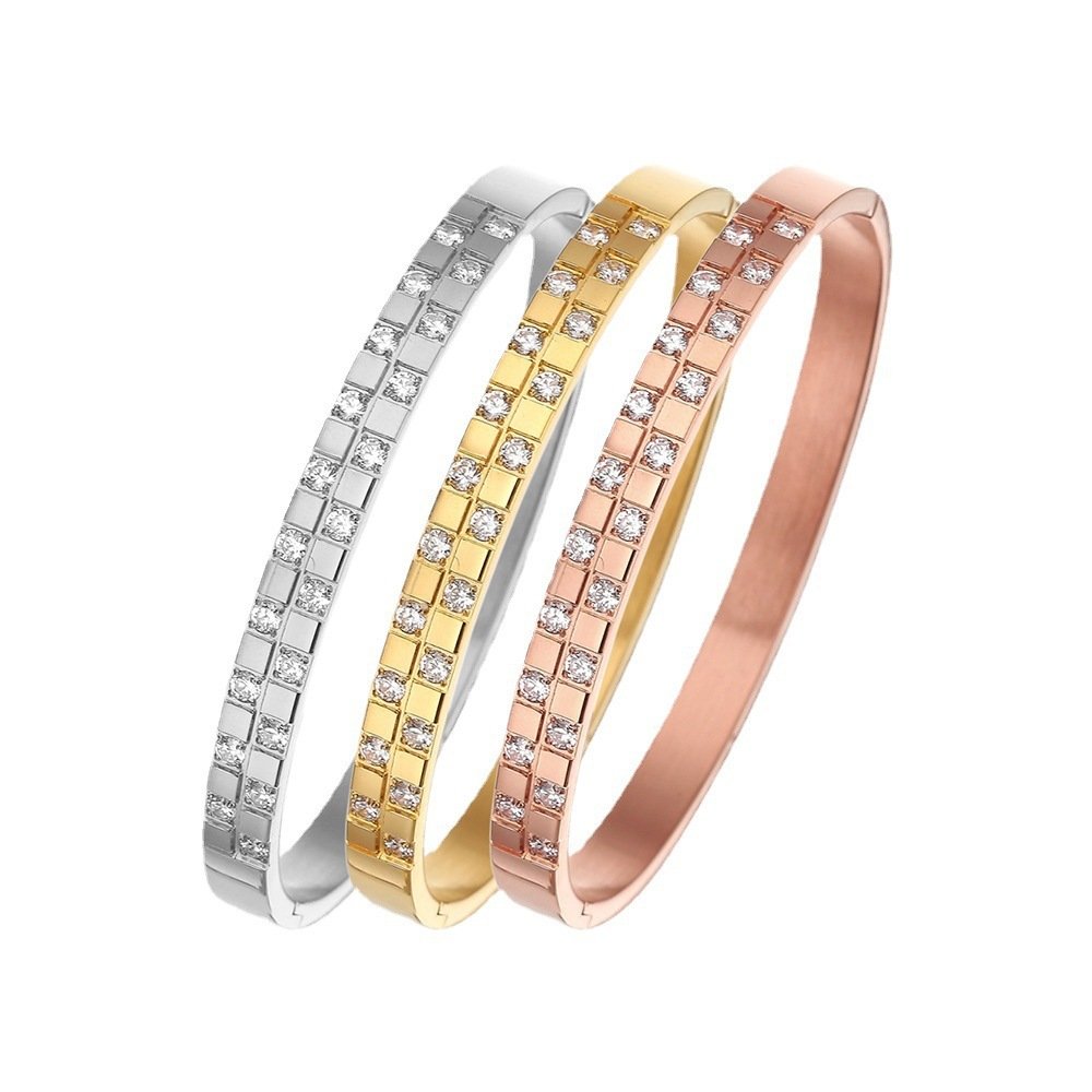 Non-fading Ornament Women's Electroplated Gold Titanium Steel Bracelet - Image 3