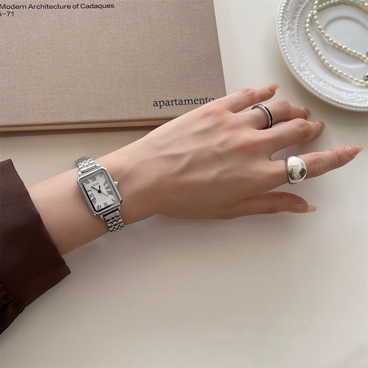 Steel Belt Retro Small Dial Simple Women Quartz Watch - Image 3