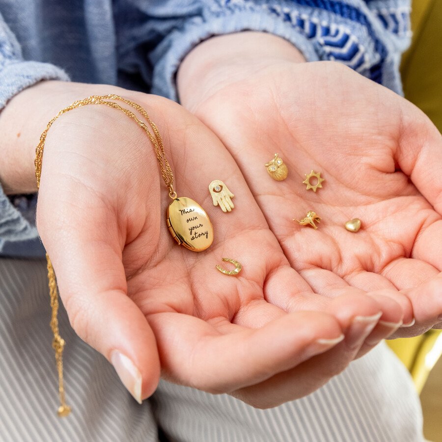 Retro Personality Oval Photo Box Pendant Necklace Pendant Stainless Steel - Image 2