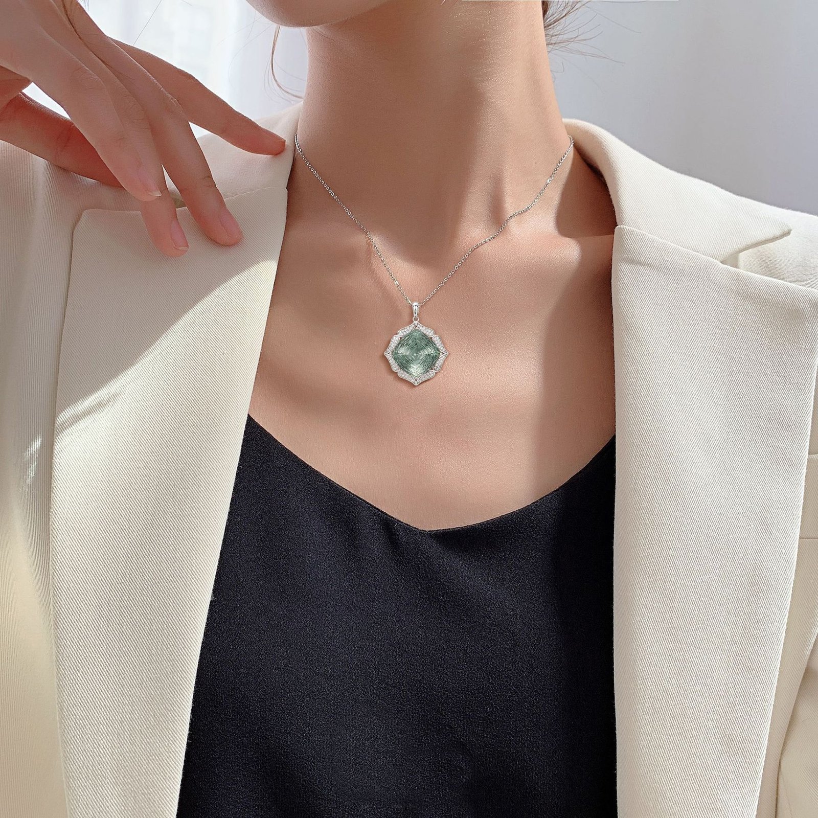 European And American Entry Lux Sweater S925 Silver Inlay Large Natural Green Crystal Pendant - Image 3