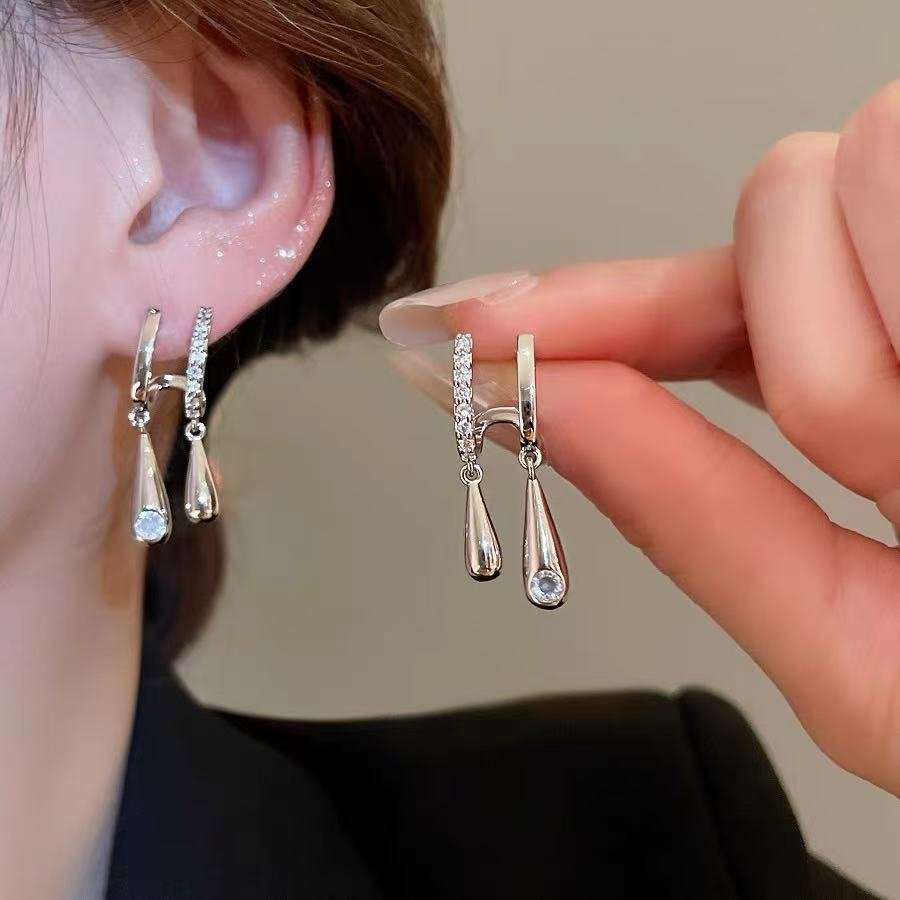 Light Dance Under The Moon Water Drop Diamond Petite Earrings