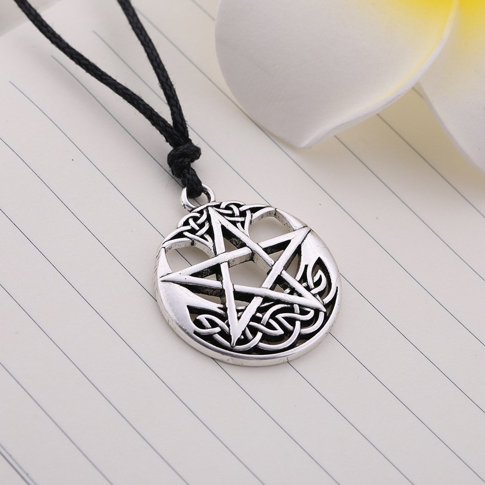 Fashion Lucky Round Pendant Pentagram Alloy Necklace