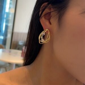 European And American Niche Metallic Design Stereo Irregular Earrings