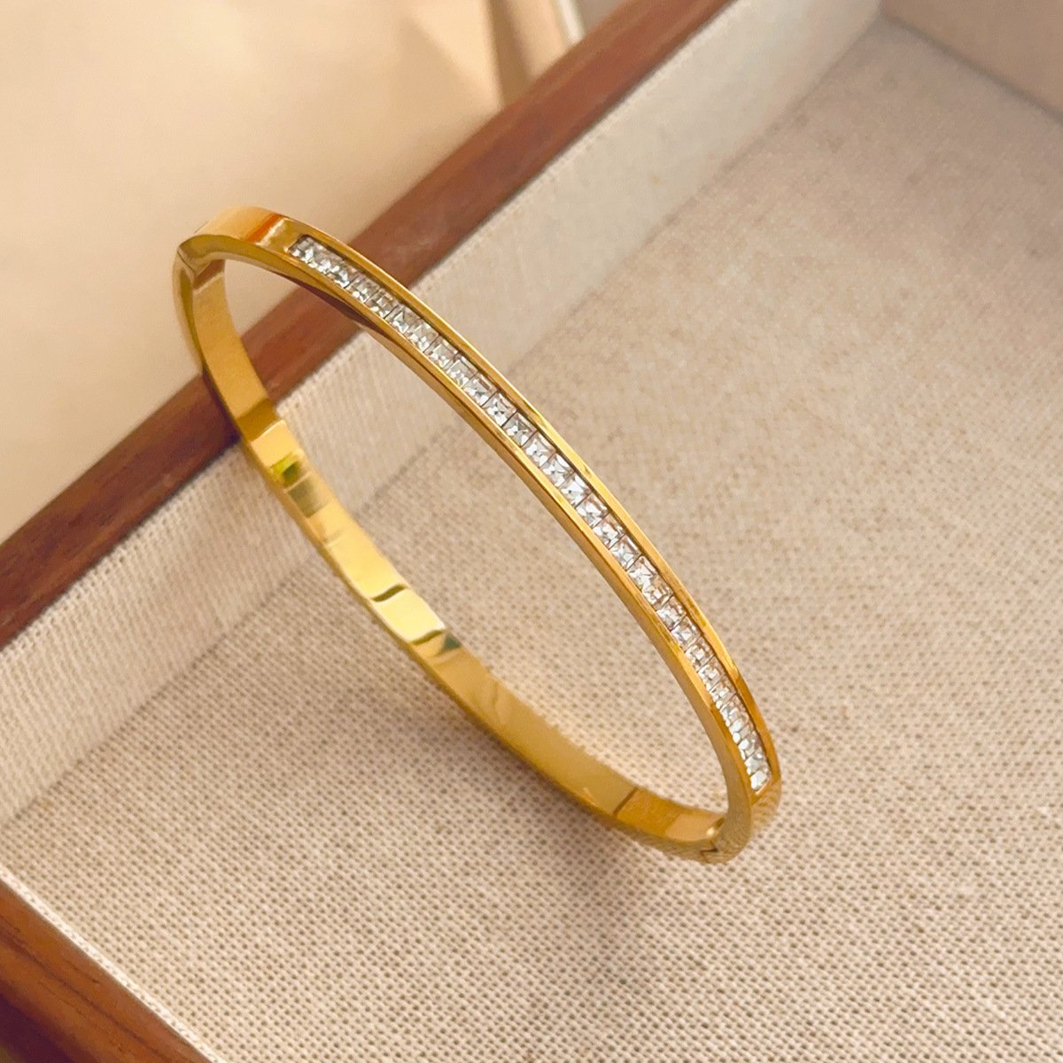 Mid-ancient Light Luxury Zircon Bracelet Niche Temperament Women - Image 8