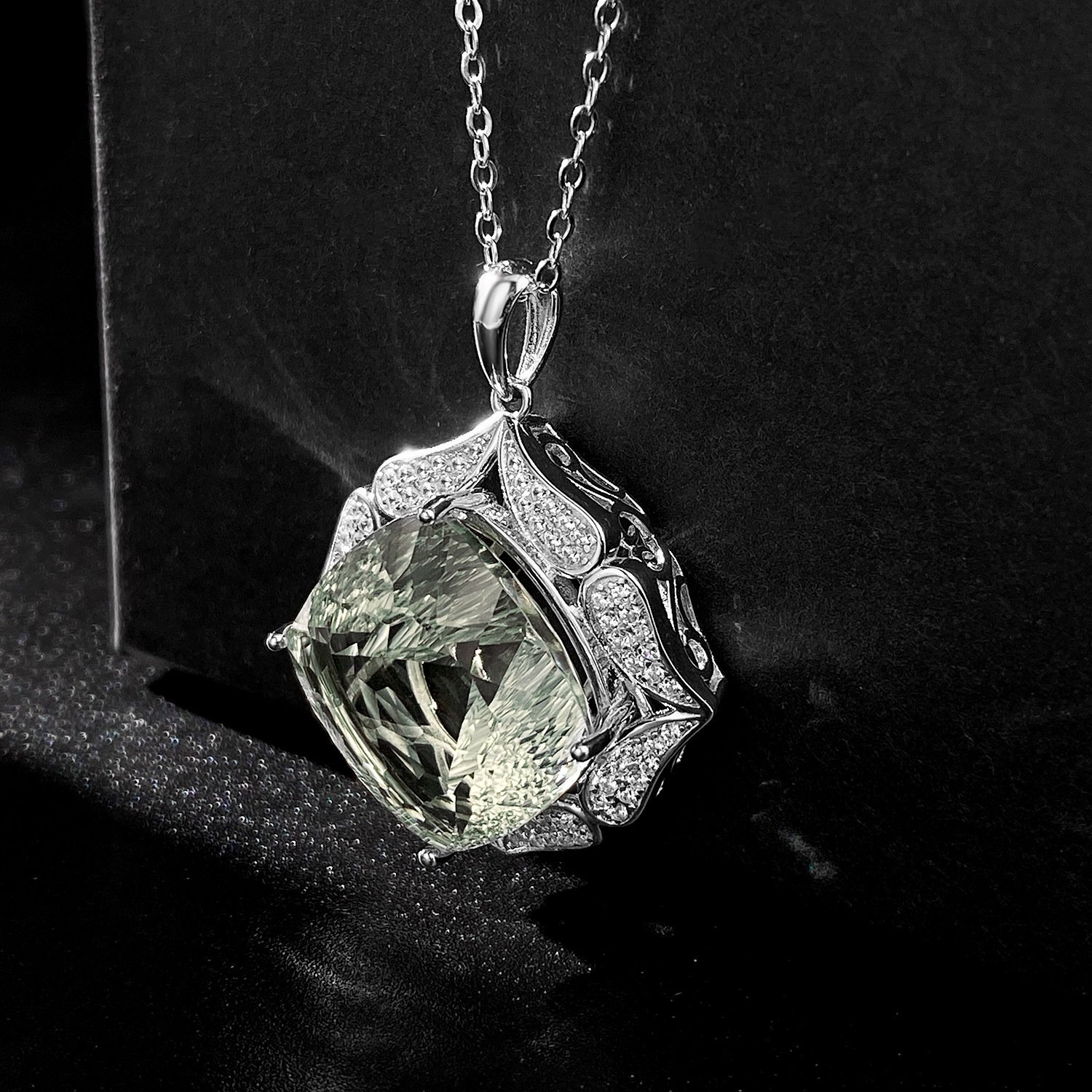 European And American Entry Lux Sweater S925 Silver Inlay Large Natural Green Crystal Pendant - Image 2