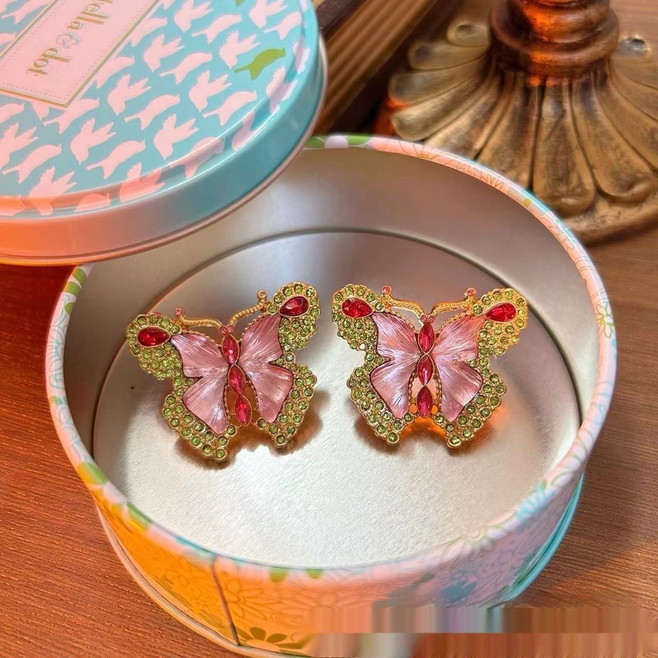 Butterfly Rhinestone Sweet Brooch Necklace Suit - Image 5