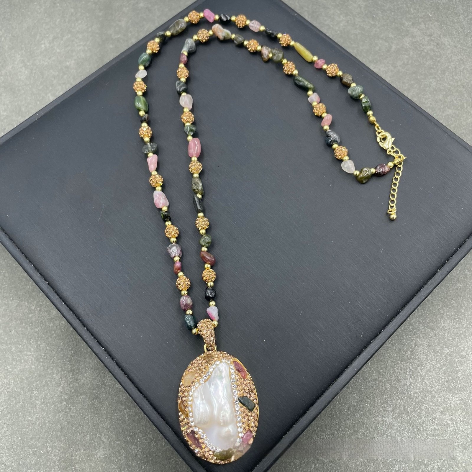 Natural Freshwater Shaped Pearl Hand-inlaid Three-piece Set - Image 2