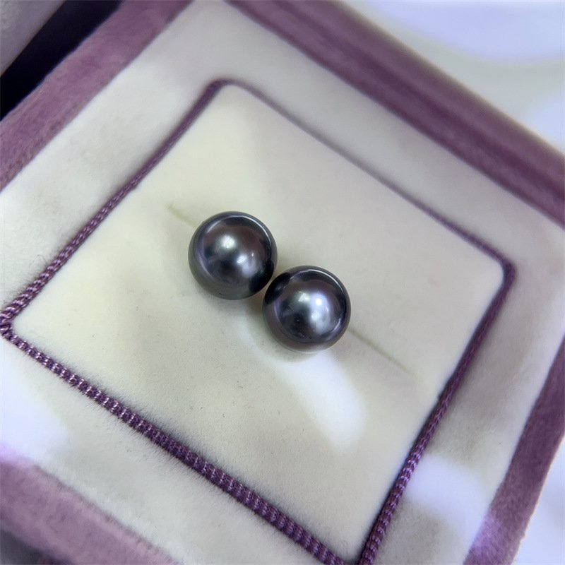 Fashion Sea Pearls Stud Earrings - Image 3