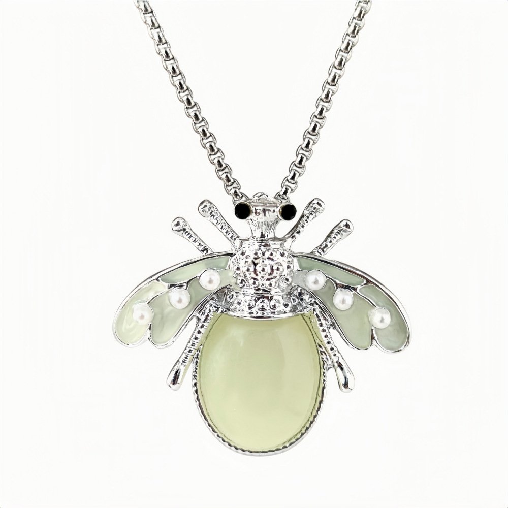 Fantasy Luminous Bee Necklace Firefly Inlaid Pearl Design Personalized Luminous Effect - Image 5